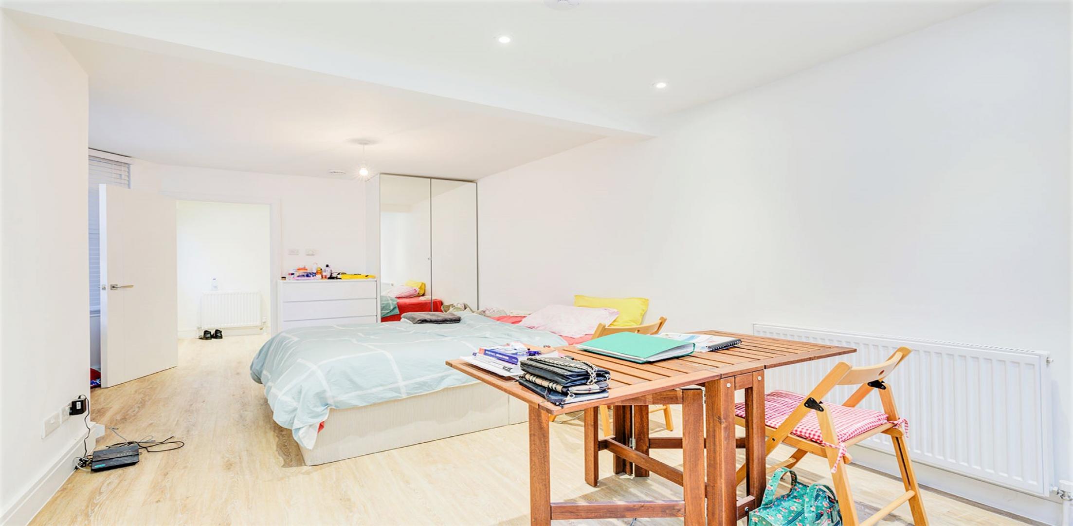 			Studio Apartment, 1 bath, 1 reception Apartment			 Roderick Road, HAMPSTEAD HEATH / GOSPEL OAK